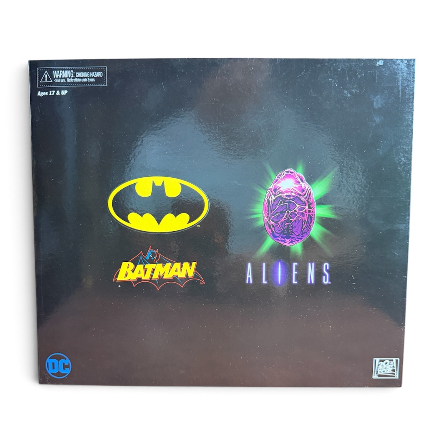 NECA NYCC 2019 Exclusive Batman vs. Aliens Action Figure 2-Pack